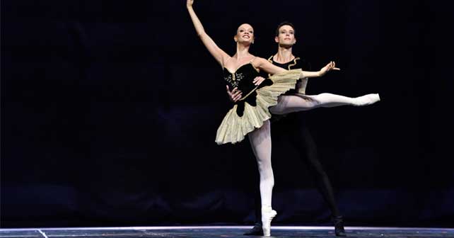 THE GREAT PAS DE DEUX