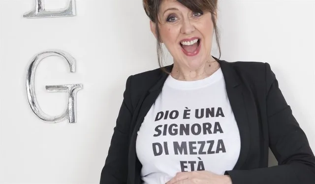 DIO È UNA SIGNORA DI MEZZA ETÀ
